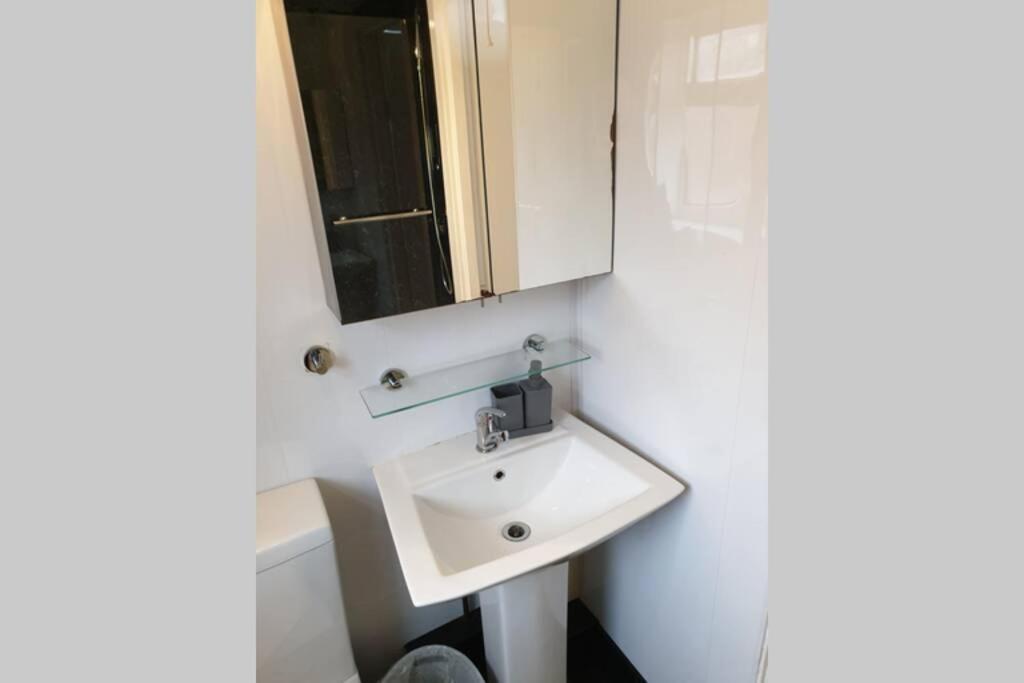 South Shield'S Hidden Gem Garnet 3 Bedroom Apartment Sleeps 6 Guests South Shields Exterior photo